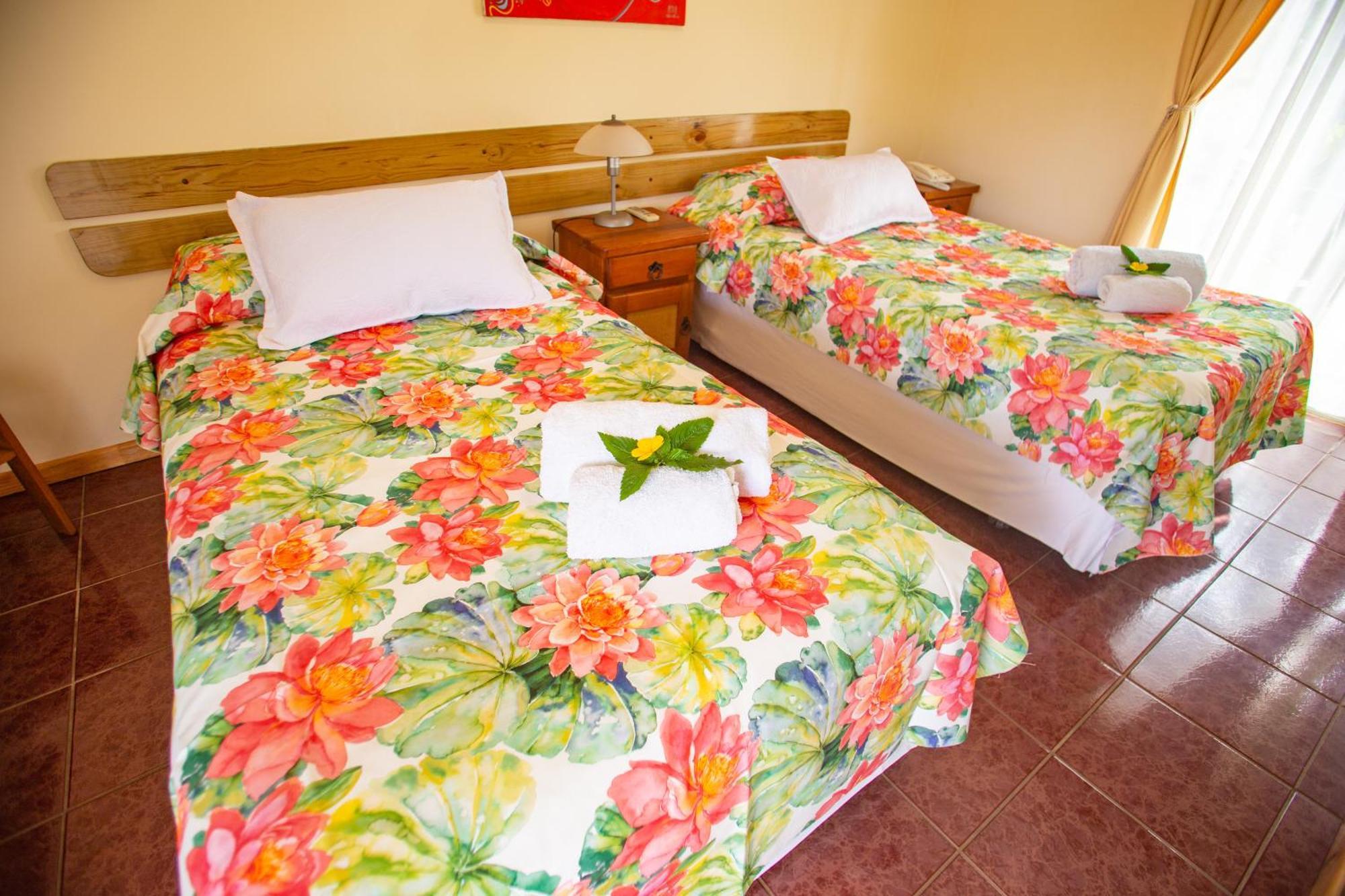 Hostal Uruhao Ханга-Роа Экстерьер фото